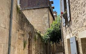 T2 Parfaitement Situé Au Pied De La Cathédrale